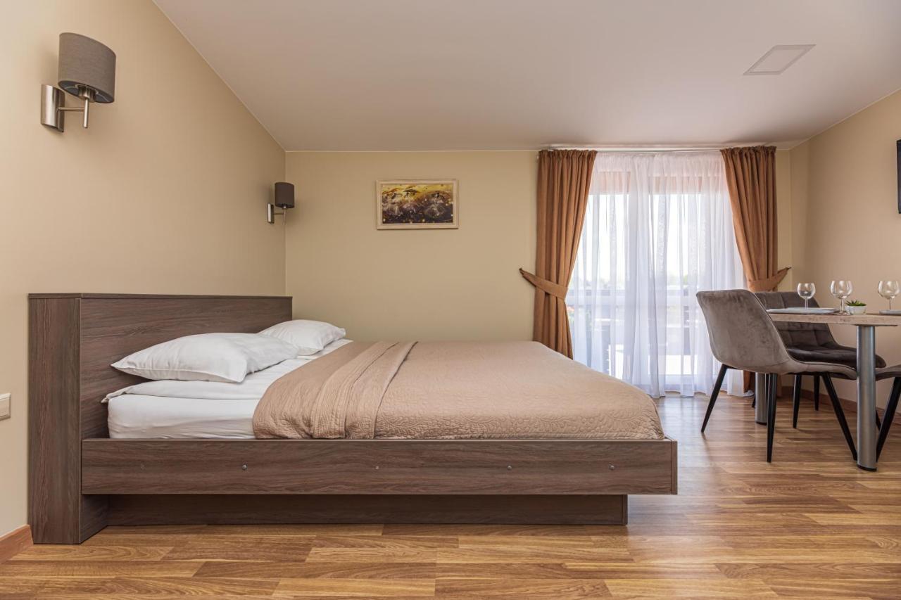 Palangos Vila Apartments Паланга Экстерьер фото